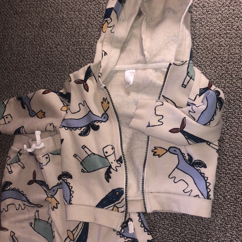 Carter’s 24M Matching Set - Picture 2 of 5